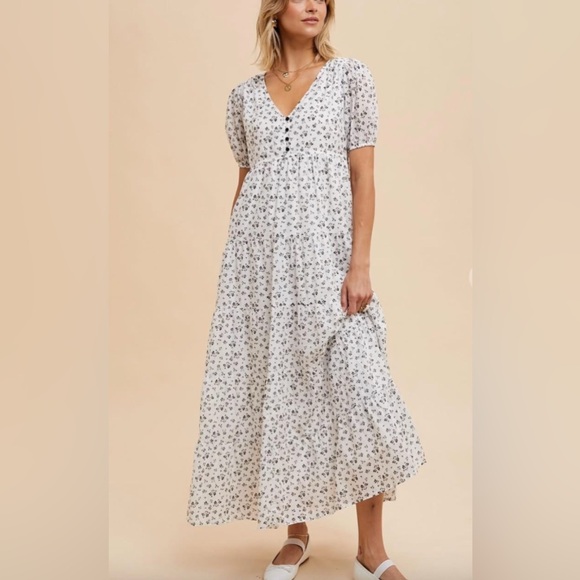in loom Dresses & Skirts - In Loom Floral White Maxi Dress